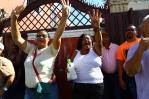 Celebran victoria en SDO de Francisco Peña frente a su residencia