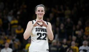 ¿Ionescu vs Curry?, tomen en cuenta a Caitlin Clark, la chica récord del baloncesto universitario