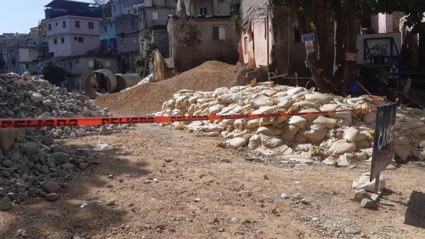 Entregarán 60 mil pesos para alquiler a cuatro familias afectadas por derrumbe en Guajimía