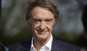 Millonario Ratcliffe compra participación minoritaria en Man United y promete devolverle brillo