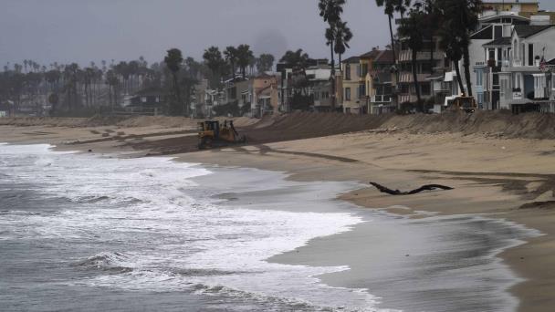 Tormenta azota a California, pero no es tan grave como la de hace unas semanas