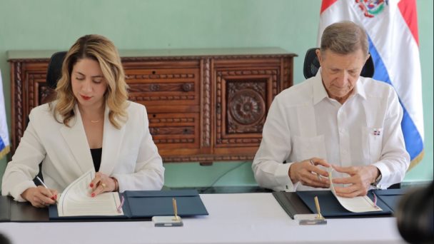 Mirex y Supérate firman convenio para asistir a dominicanos víctimas de trata en el exterior