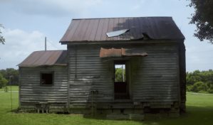Desde las chozas de esclavos en EEUU: la lucha de un hombre por mantener viva la memoria