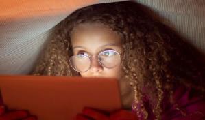 Uso continuo de pantallas afecta la visión en los niños