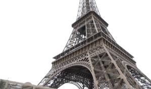 Turistas desolados ante el cierre de la torre Eiffel por huelga