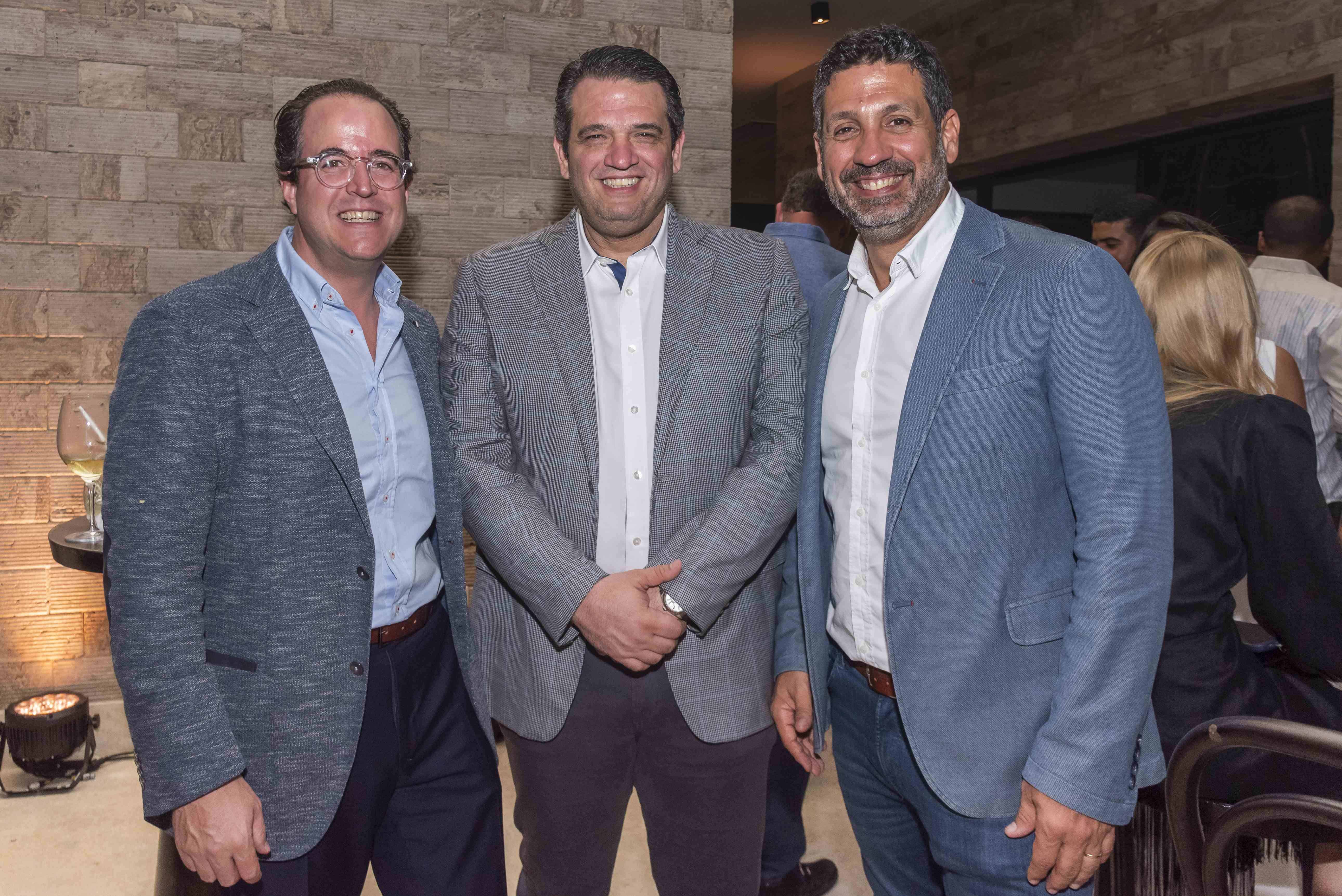 Wilfredo Vaquero, Pamela Álvarez y Carlos Tejera.<br>Alejandro Acebal, Tino Miyar y Alberto Miyar. 