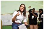 Betty Gerónimo celebra triunfo como alcaldesa de Santo Domingo Norte con tema La bolita de fondo