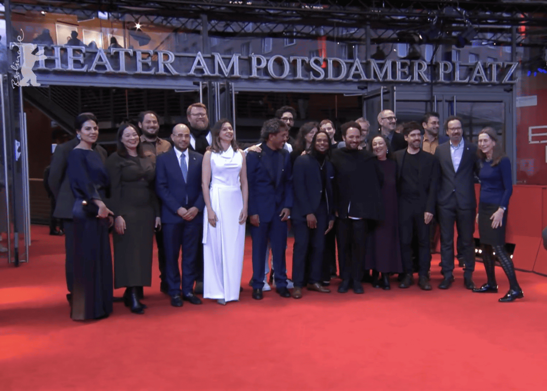 Francisco Caraballo, embajador dominicano en Alemania, Marianna Vargas Gurilieva directora general DGCINE, acompañan a Nelson Carlo De los Santos Arias, director de Pepe, a los productores, elenco y equipo técnico de la película en su premiere en el Berlinale.