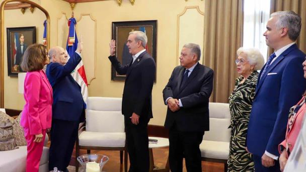 Pedro Álvarez Pastor recibe la nacionalidad dominicana privilegiada
