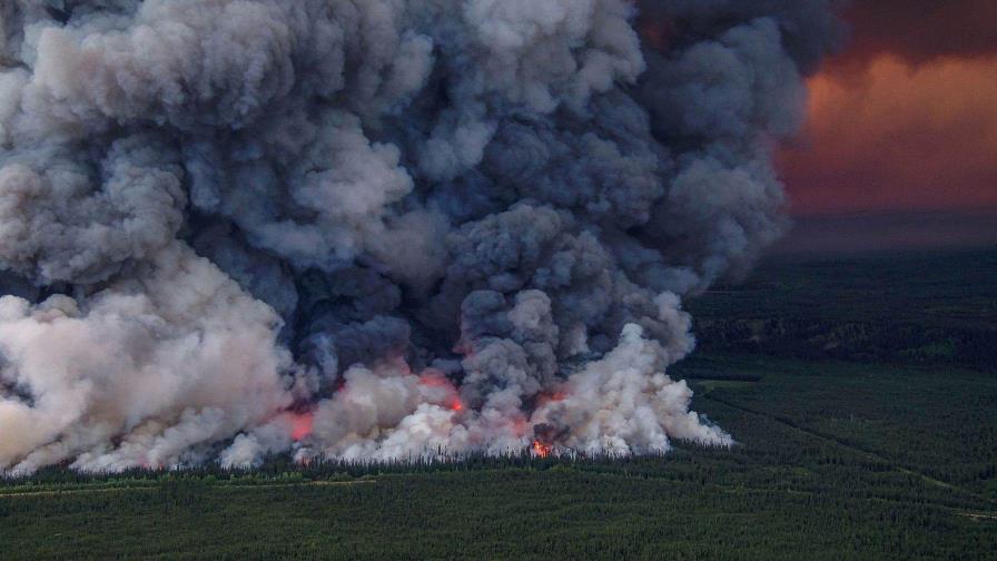 Cerca de 150 incendios forestales siguen activos en el oeste de Canadá en pleno invierno