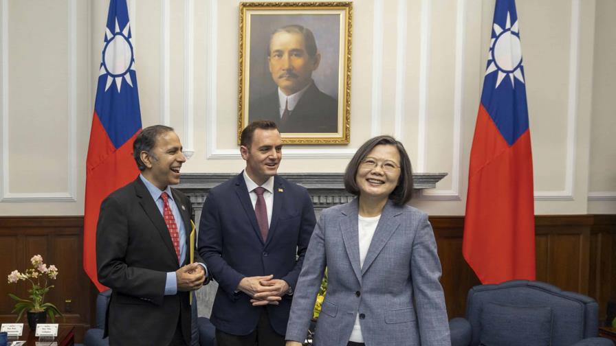 Congresistas de EEUU elogian la democracia de Taiwán en visita que atraerá escrutinio chino