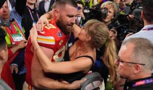 Travis Kelce llega a Australia para unirse a Taylor Swift
