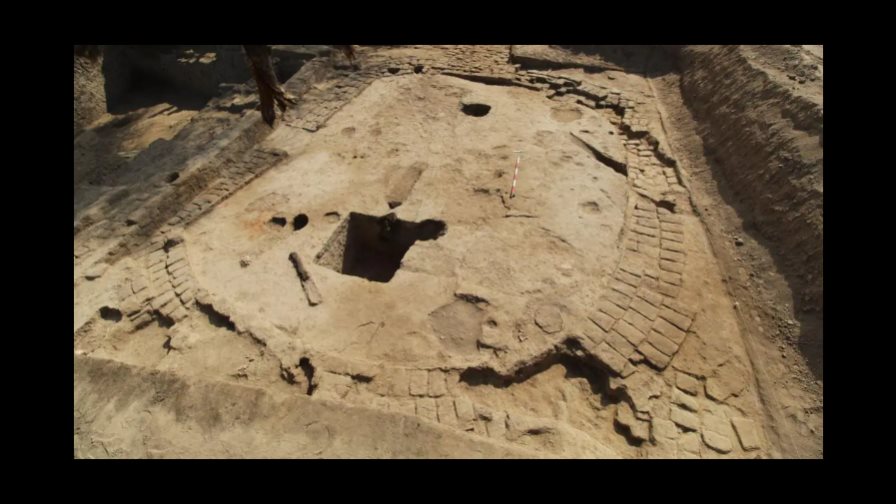 Arqueólogos peruanos descubren recinto ceremonial de unos 2,500 años de antigüedad