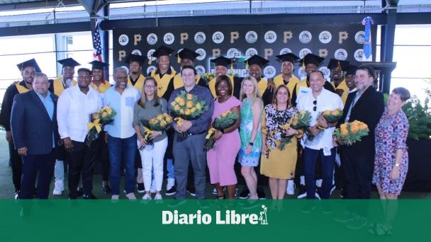 Graduación: Cenapec gradúa a 76 bachilleres de academias de béisbol