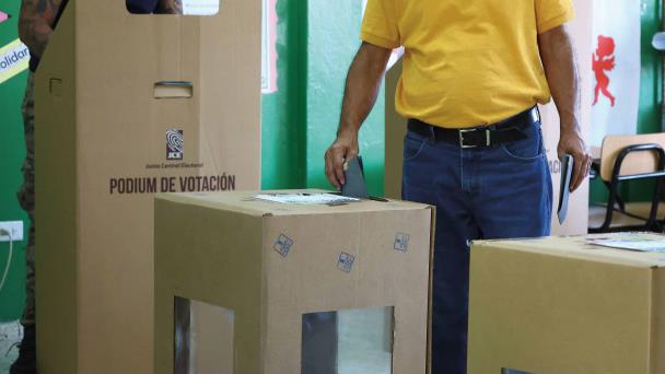 PRM y FP, grandes beneficiados del reconteo de votos