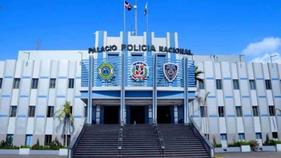 Policía investiga la muerte de joven hallada en una alcantarilla en Santo Domingo Este