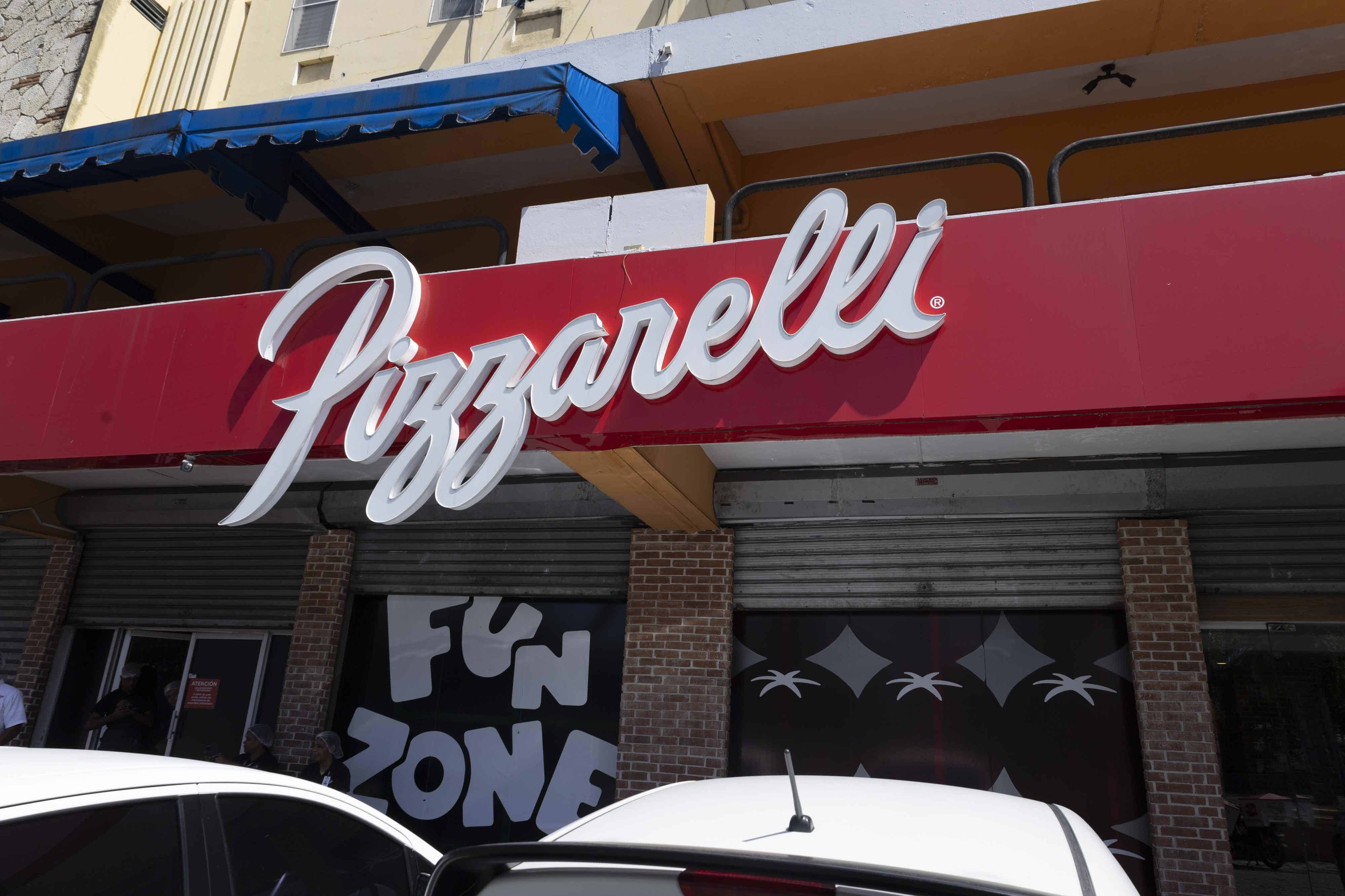 Pizzarelli es una marca dominicana pionera en el mundo de las franquicias. 