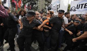 Argentina: manifestantes exigen alimentos para los comedores populares y rechazan ajuste