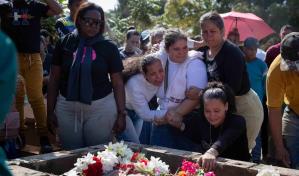 Familiares de víctima en derrumbe en mina ilegal en Venezuela dicen que fue provocado
