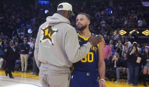 Curry suma 32 puntos y los Warriors derrotan a Lakers, que jugaron sin LeBron