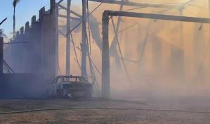 Fuego destruye caballeriza en Santiago