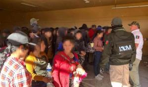 México halla a 101 guatemaltecos hacinados en una casa cerca de la frontera con EE.UU.