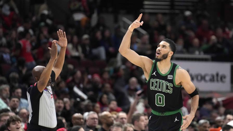 White y Tatum guían a Celtics a su 7mo triunfo seguido al vencer 129-112 ante Bulls White y Tatum guían a Celtics a su 7mo triunfo seguido al vencer 129-112 ante Bulls