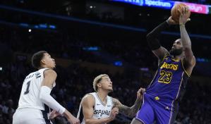 LeBron produce 30 puntos y Lakers se imponen a Spurs