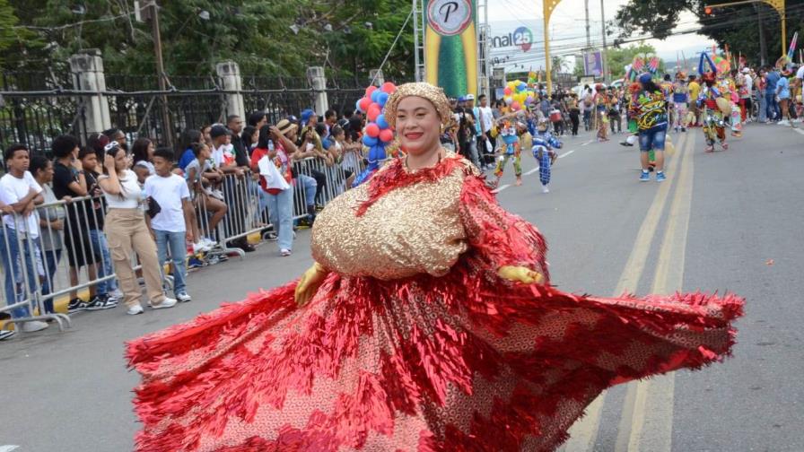 Asistencia masiva en el tercer domingo del Carnaval de Santiago 2024