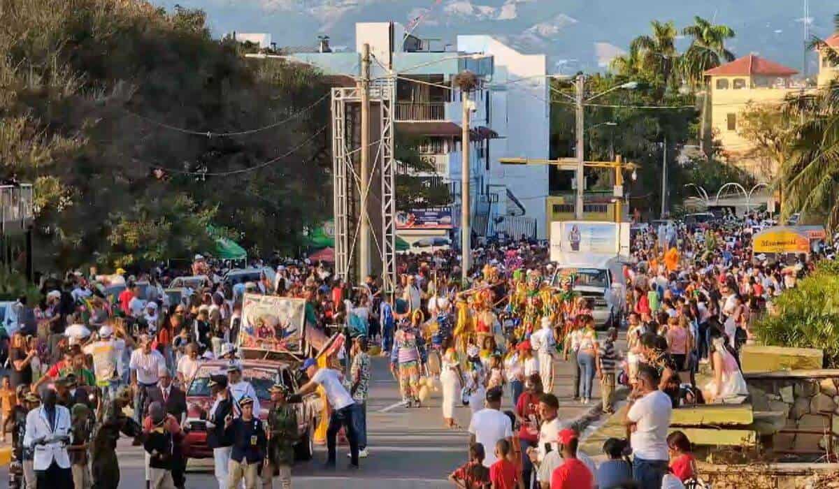 El tercer domingo del Carnaval de Santiago 2024 atrajo a una multitud de personas entusiastas. 