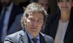 Milei promete dar de baja 70,000 contratos de trabajo en el Estado argentino