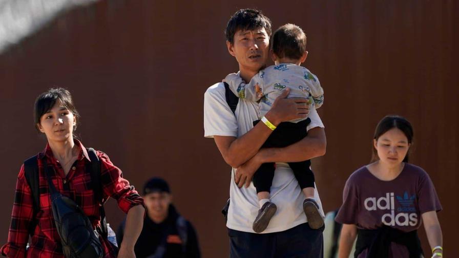 Autoridades mexicanas advierten un alza de migrantes chinos en la frontera con California