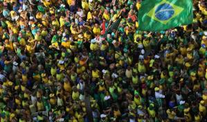 Bolsonaro denuncia su inelegibilidad ante miles de seguidores en Sao Paulo