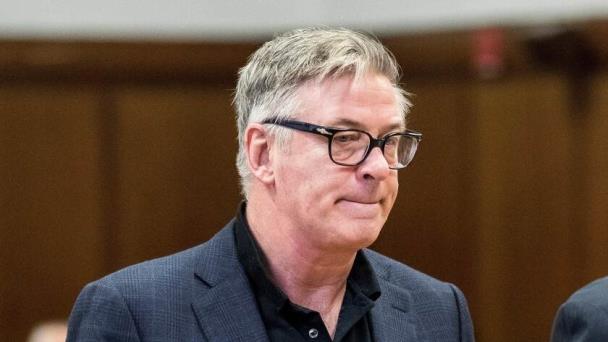 El juicio contra Alec Baldwin por homicidio involuntario comenzará el 9 de julio en Estados Unidos