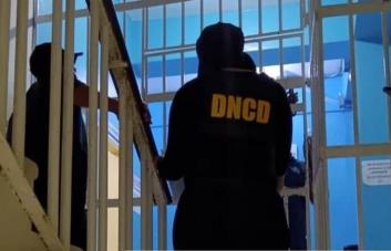 Apresan mujer que era buscada por narcotráfico y lavado de activos