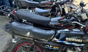 Polic&iacute;a apresa a dos hombres en Ban&iacute;, les ocupa pistola y varias motocicletas robadas