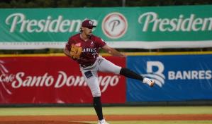 Ronald Guzmán abandona el bate a los 29 años y busca lanzar en las Grandes Ligas