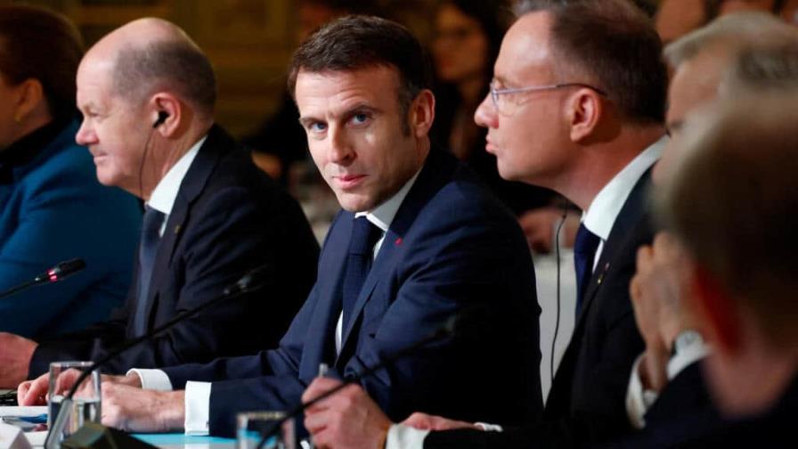Emmanuel Macron dice que no se puede ‘descartar’ el envío de tropas occidentales a Ucrania
