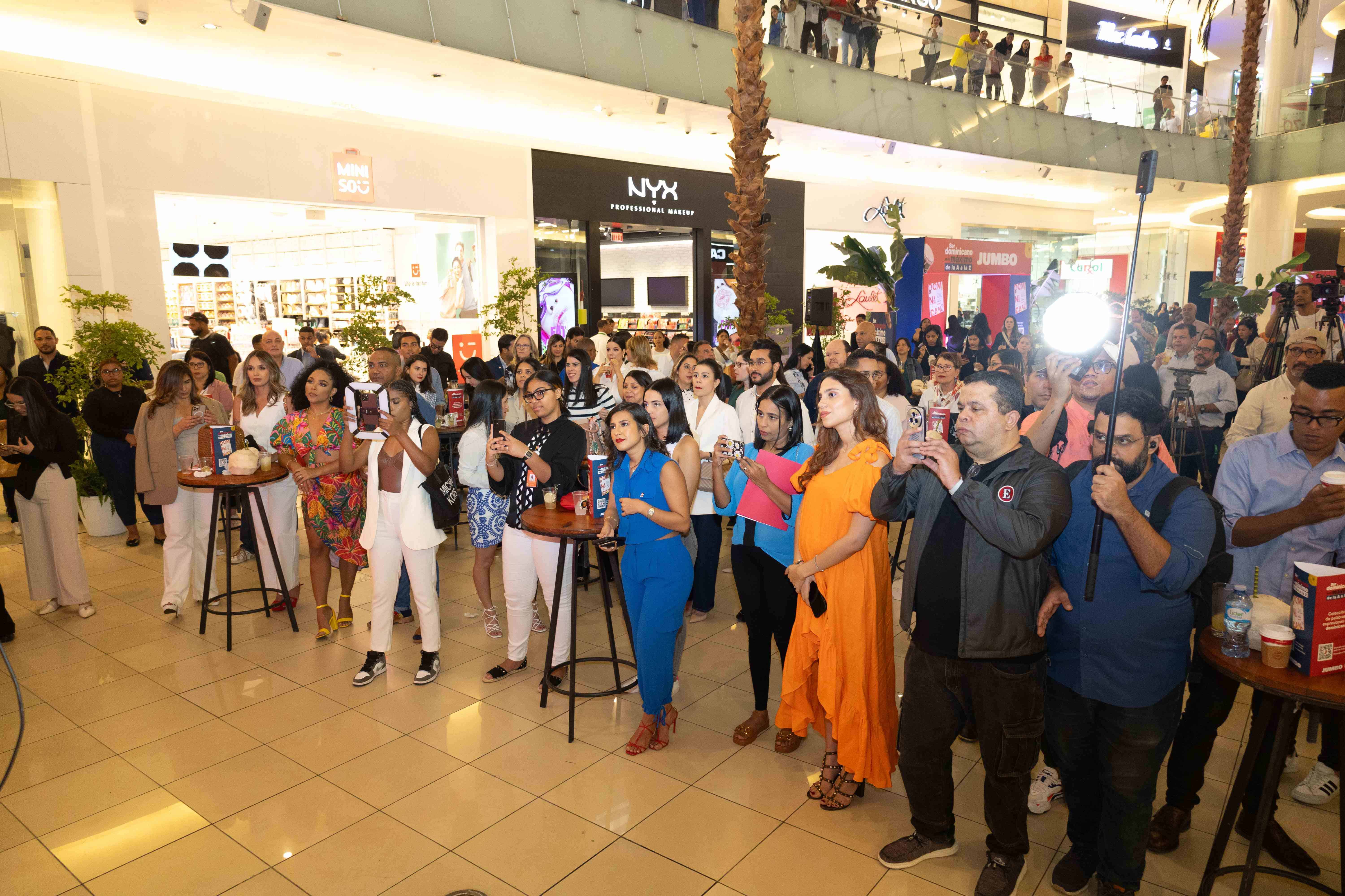 Evento de lanzamiento del libro Colección de palabras y expresiones del dominicano