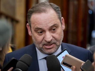 Ábalos, exministro de Sánchez, no dimite tras escándalo corrupción