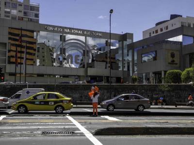 Consejo Electoral de Ecuador convoca a referéndum el 21 de abril