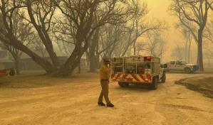 Incendio forestal en Texas provoca evacuaciones y declaración de desastre