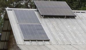 Asociaciones rechazan informe sobre impacto negativo de paneles solares al sector eléctrico