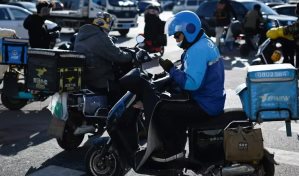 Repartidores de aplicaciones móviles de Perú convocan huelga para pedir mejoras laborales