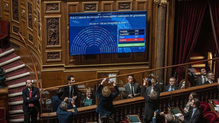 Francia, a un paso de ser el primer país que inscribe el aborto en la Constitución