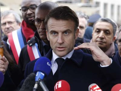 Macron promete a Zelenski poner en marcha envío misiles a Ucrania