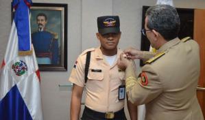 Ascienden a militar que devolvió 517 mil pesos que encontró en el Metro