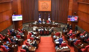 Aprueban en primera lectura proyecto que busca aumentar gracia navideña de 1,000 a 3,000 dólares