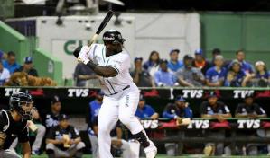 Las Estrellas Orientales renuevan el contrato de Miguel Sanó