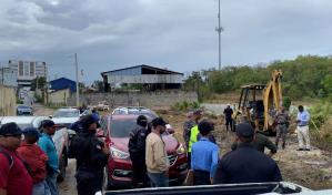 Alcaldía de SDN paraliza construcción ilegal de verja perimetral en Residencial Ciudad Modelo